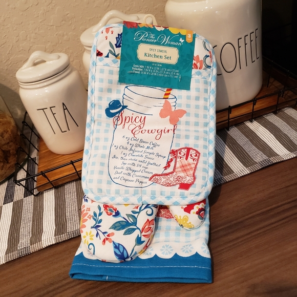 Kitchen Set - Picture 1 of 4